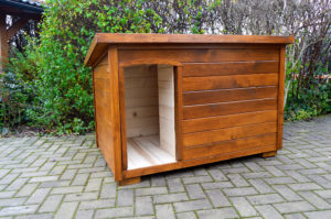 Psia búda SPOT so šikmou strechou v odtieni dub #1