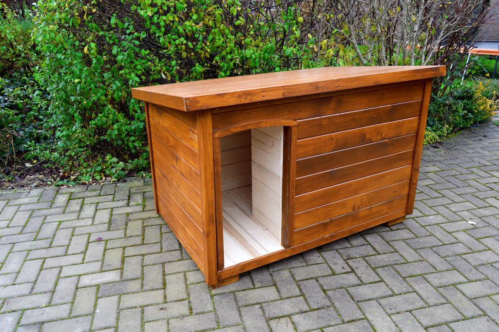 Psia búda SPOT so šikmou strechou v odtieni dub #2