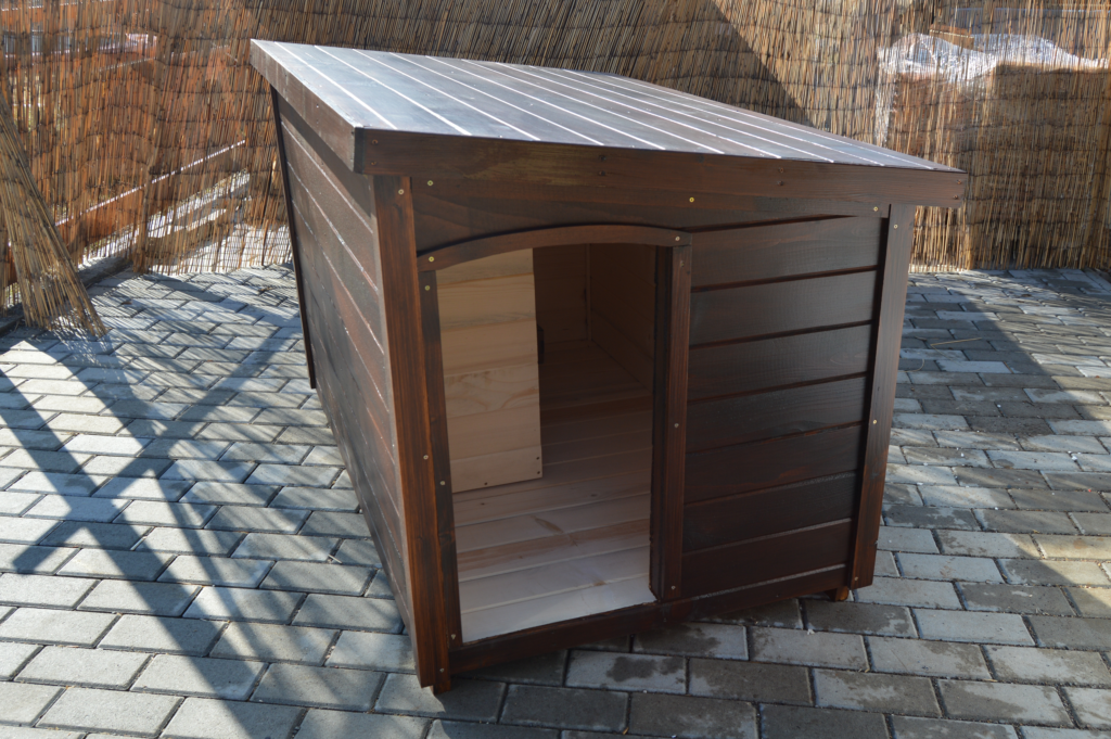 Psia búda SPOT so šikmou strechou a s vchodom na bočnej strane v odtieni orech #2