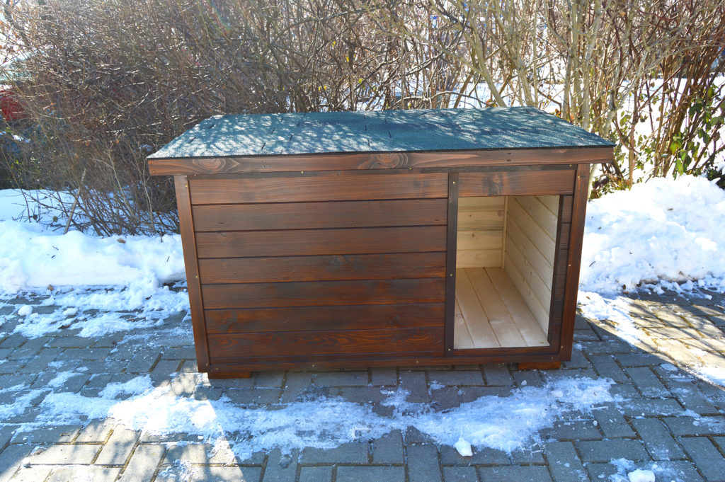 Zateplená psia búda TOBY s vodorovnou strechou v odtieni palisander #1