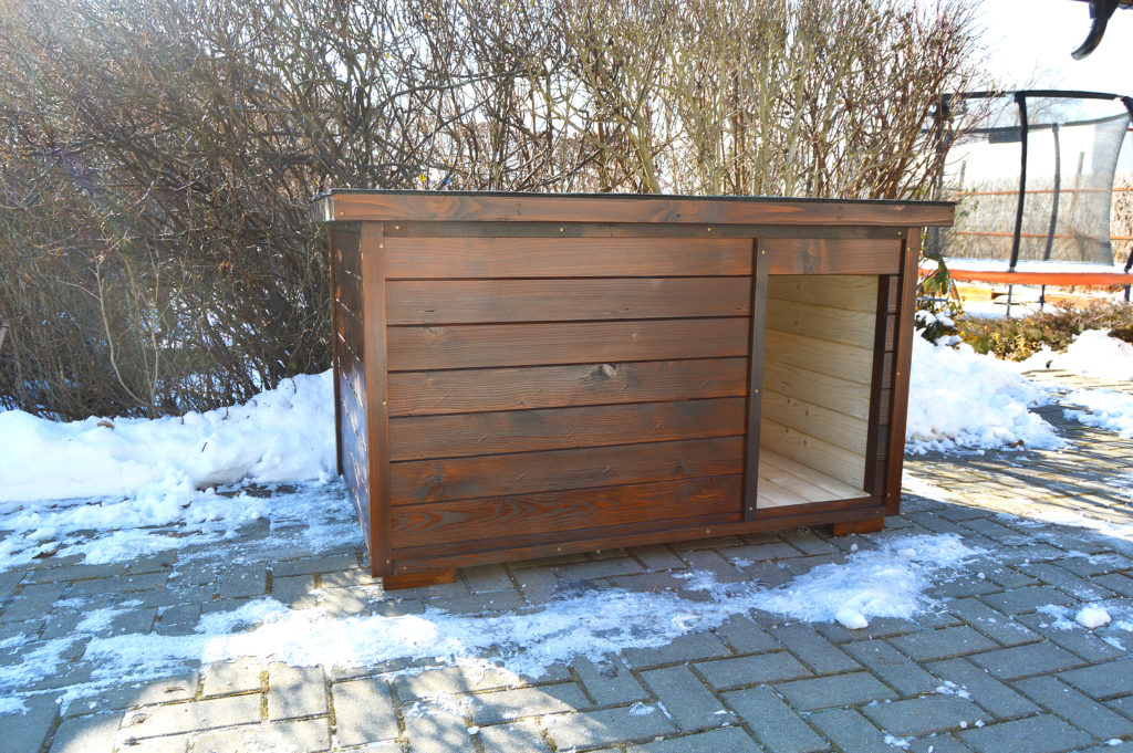 Zateplená psia búda TOBY s vodorovnou strechou v odtieni palisander #4