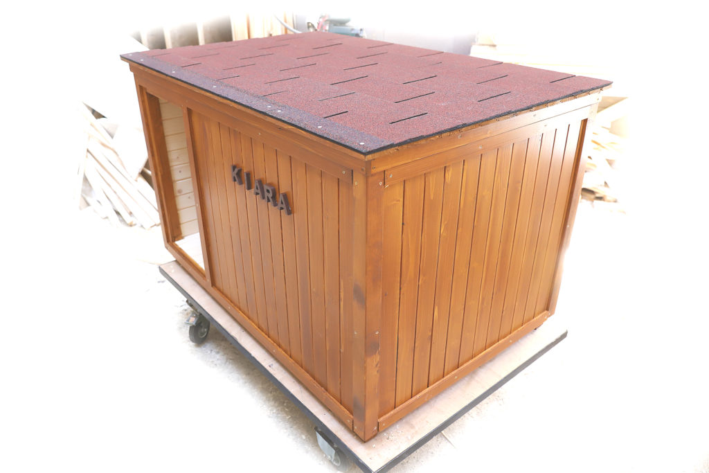 Psia búda BOLT s vodorovnou strechou #1