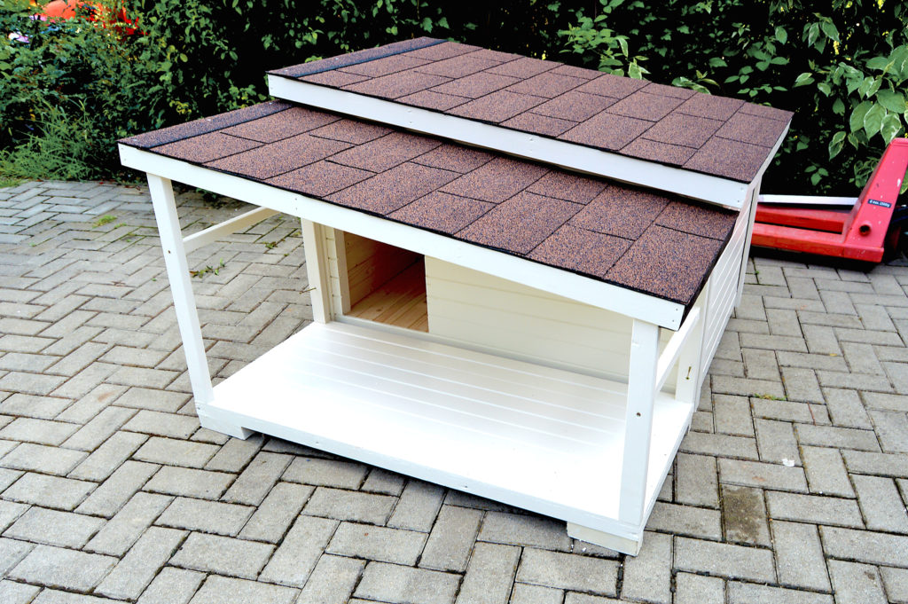 Psia búda DINO so šikmou strechou a praktickou krytou terasou #1